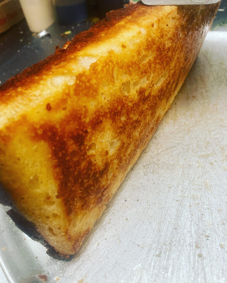 Detroit-Style Pizza & The Elusive Golden Bottom